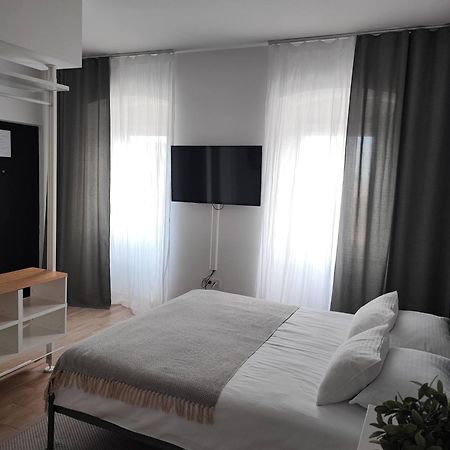 Agostini - Self Check-In Studios - Free Gated Parking On Site Rijeka Exterior photo