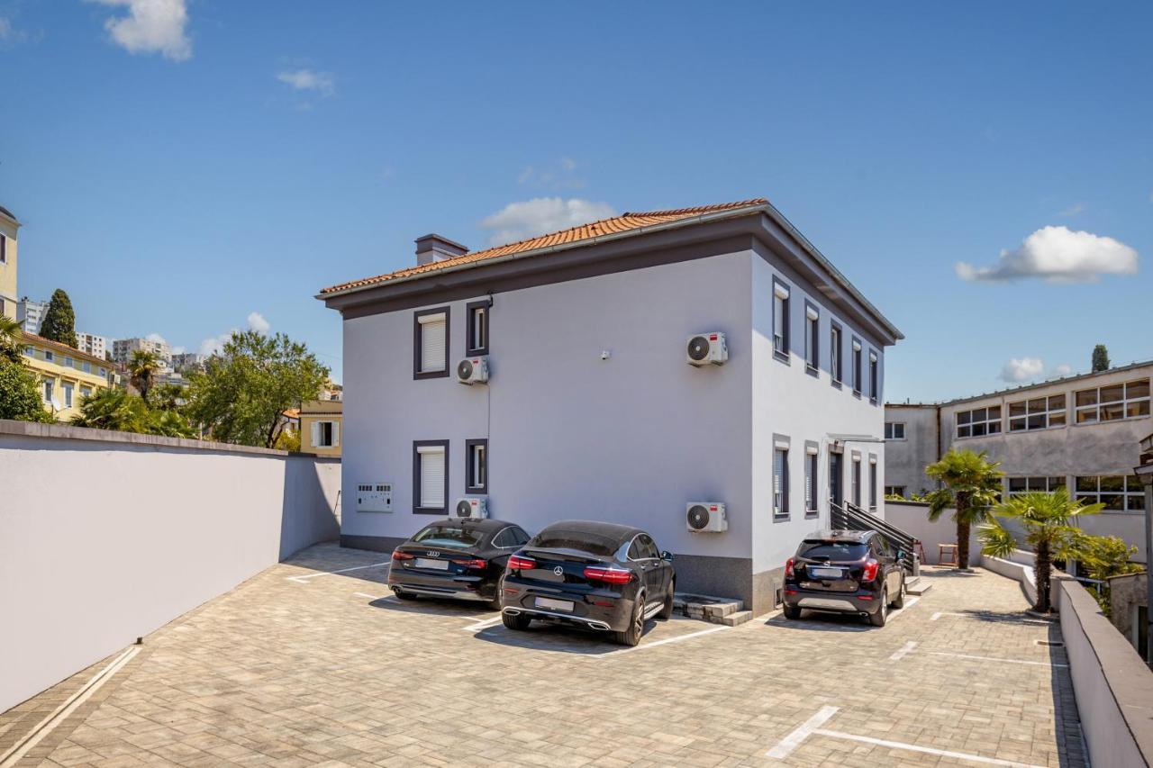 Agostini - Self Check-In Studios - Free Gated Parking On Site Rijeka Exterior photo